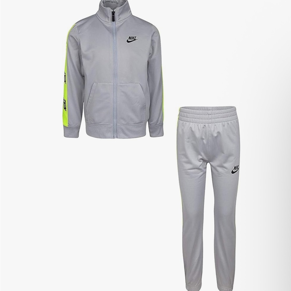 Nike Kids Matching Set in Gray and Neon Yellow